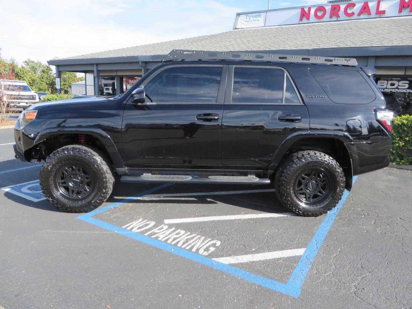 2019 Toyota 4Runner TRD Pro TRD Pro (JTEBU5JR5K5) with an V6, 4.0 Liter engine, automatic transmission, located at 2630 Grass Valley Highway, Auburn, CA, 95603, (530) 508-5100, 38.937893, -121.095482 - Clean TRd Pro 4Runner with lots of extras. Full roof rack, Body Armor front bumper, light bar, and skid plate, toy tec level kit, Method wheels, Westin running boards, Falcon tires. - Photo#7